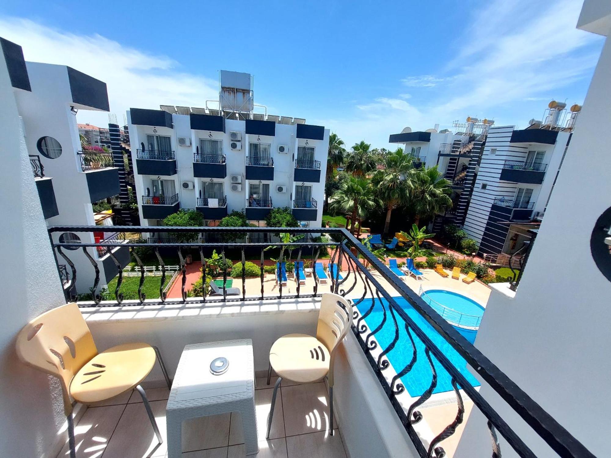 Summer Rose Hotel 3*